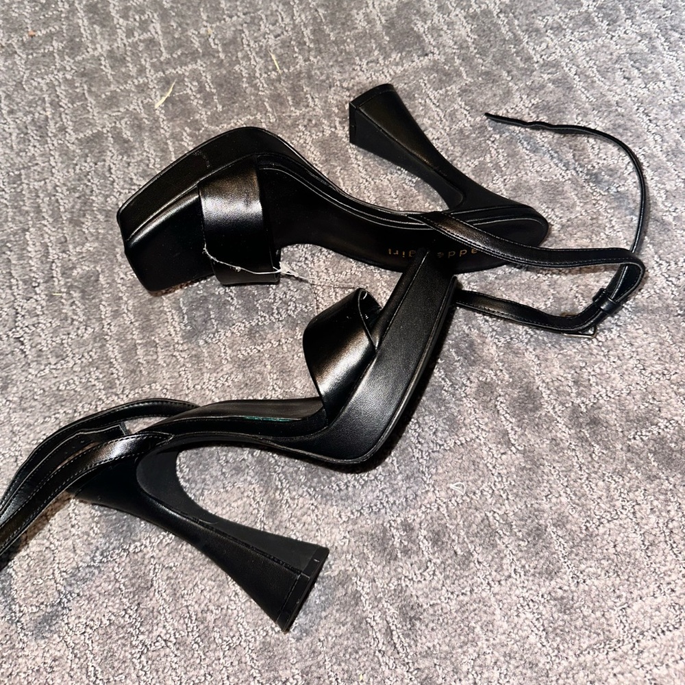 Madden Girl Zoie black Heeled Sandals